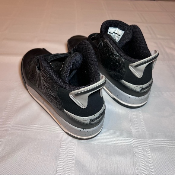 Youth Air Jordans Dub Zero GS Sneakers - Picture 12 of 15